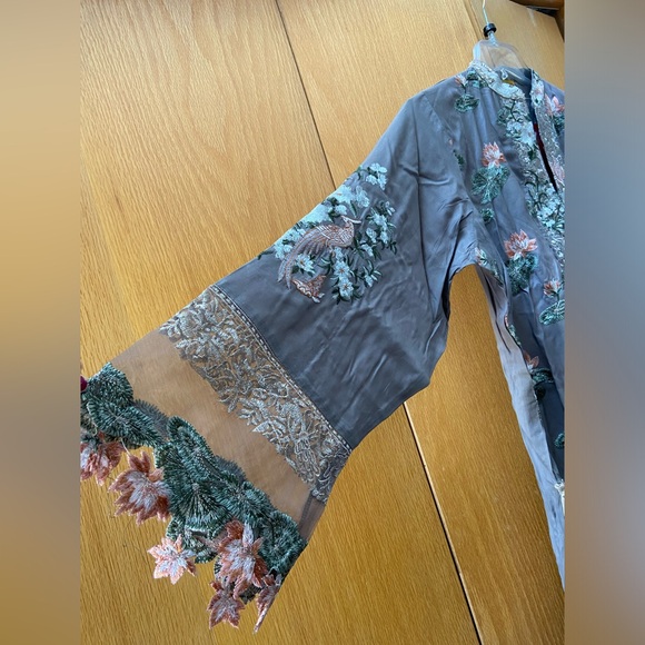 Sana Safinaz Embroidered Suit - Picture 4 of 8